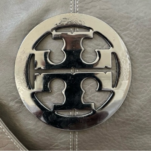 Tory Burch Large Amanda Leather Bag - Picture 2 of 13